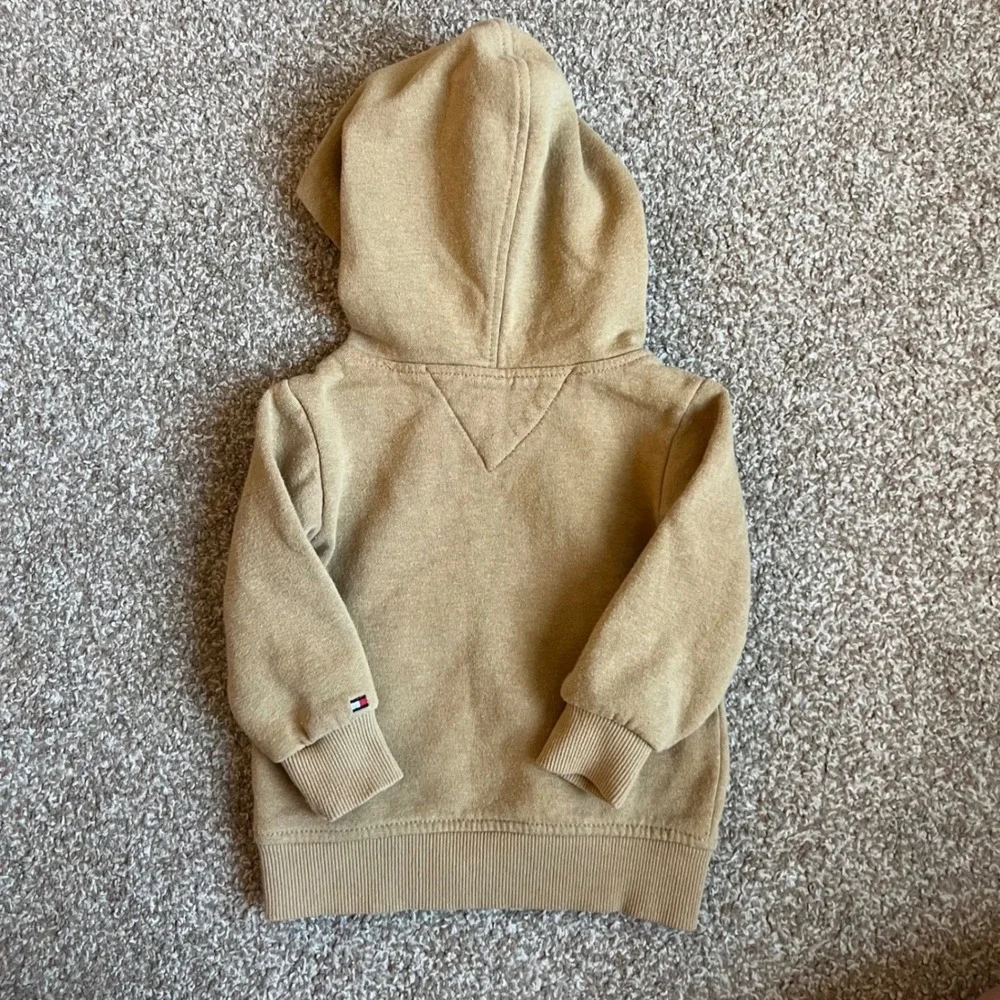 Tommy Hilfiger Baby Boys Tan Plaid Logo Fleece Pullover Hoodie 12M Tan RN130323